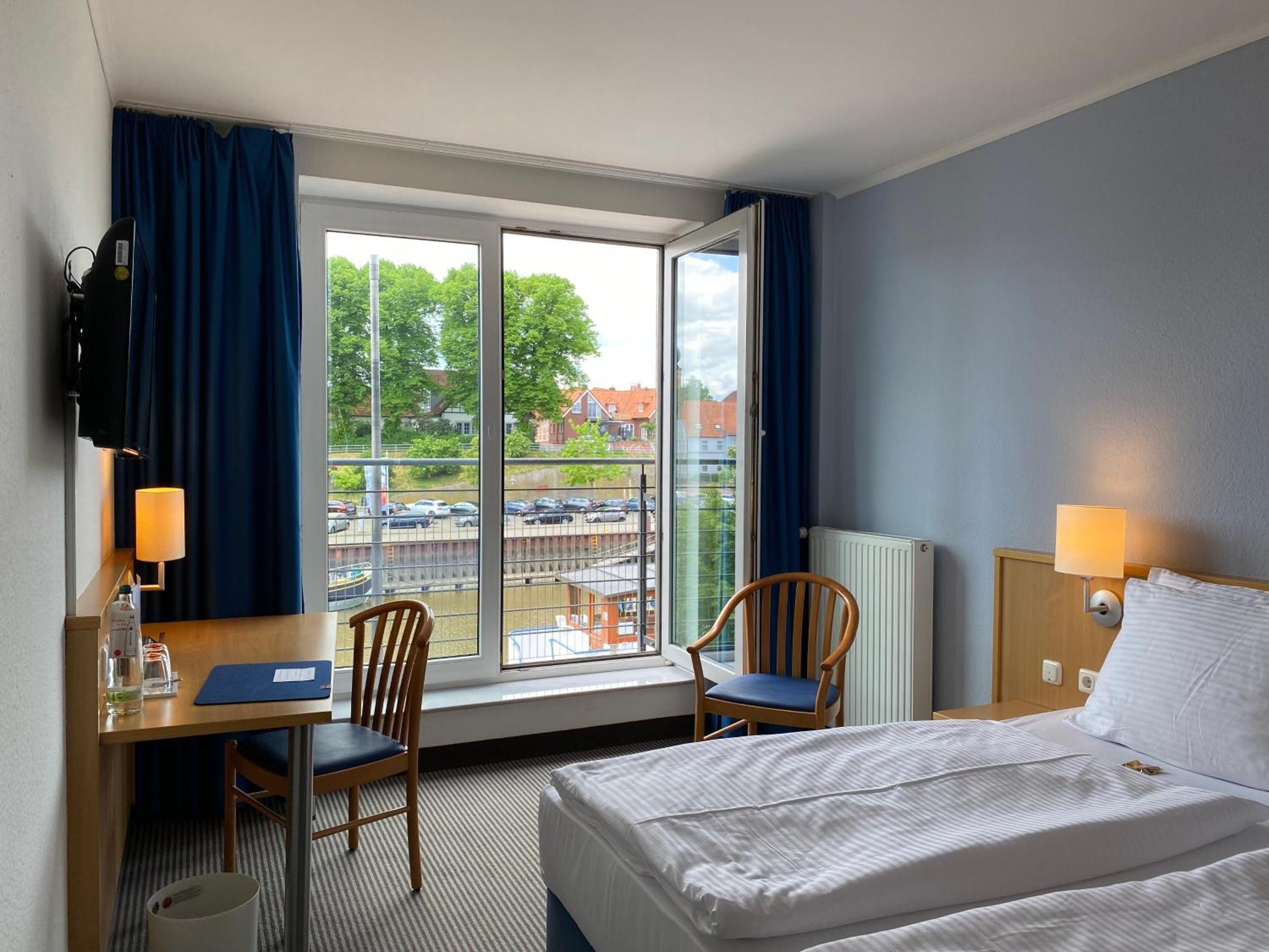 Hotel Stadthafen Stade Buitenkant foto