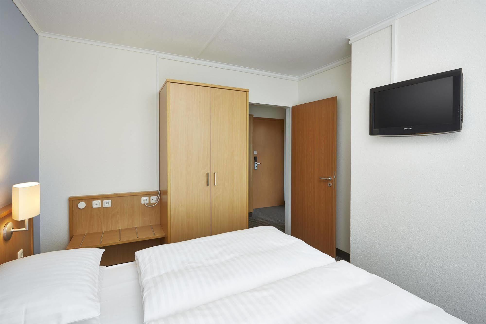 Hotel Stadthafen Stade Buitenkant foto