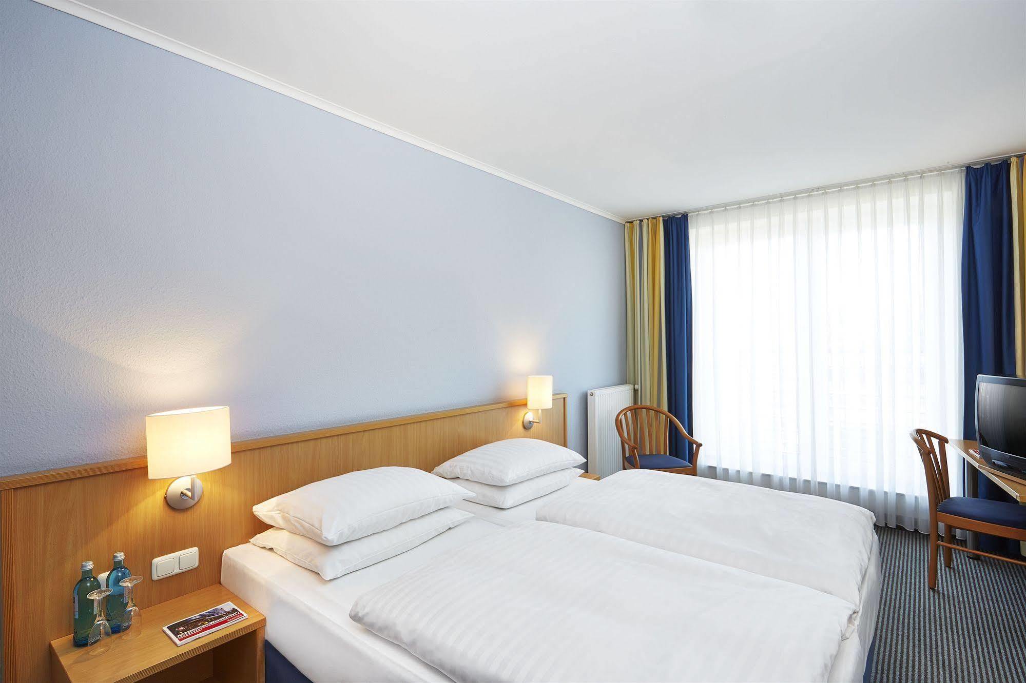 Hotel Stadthafen Stade Buitenkant foto