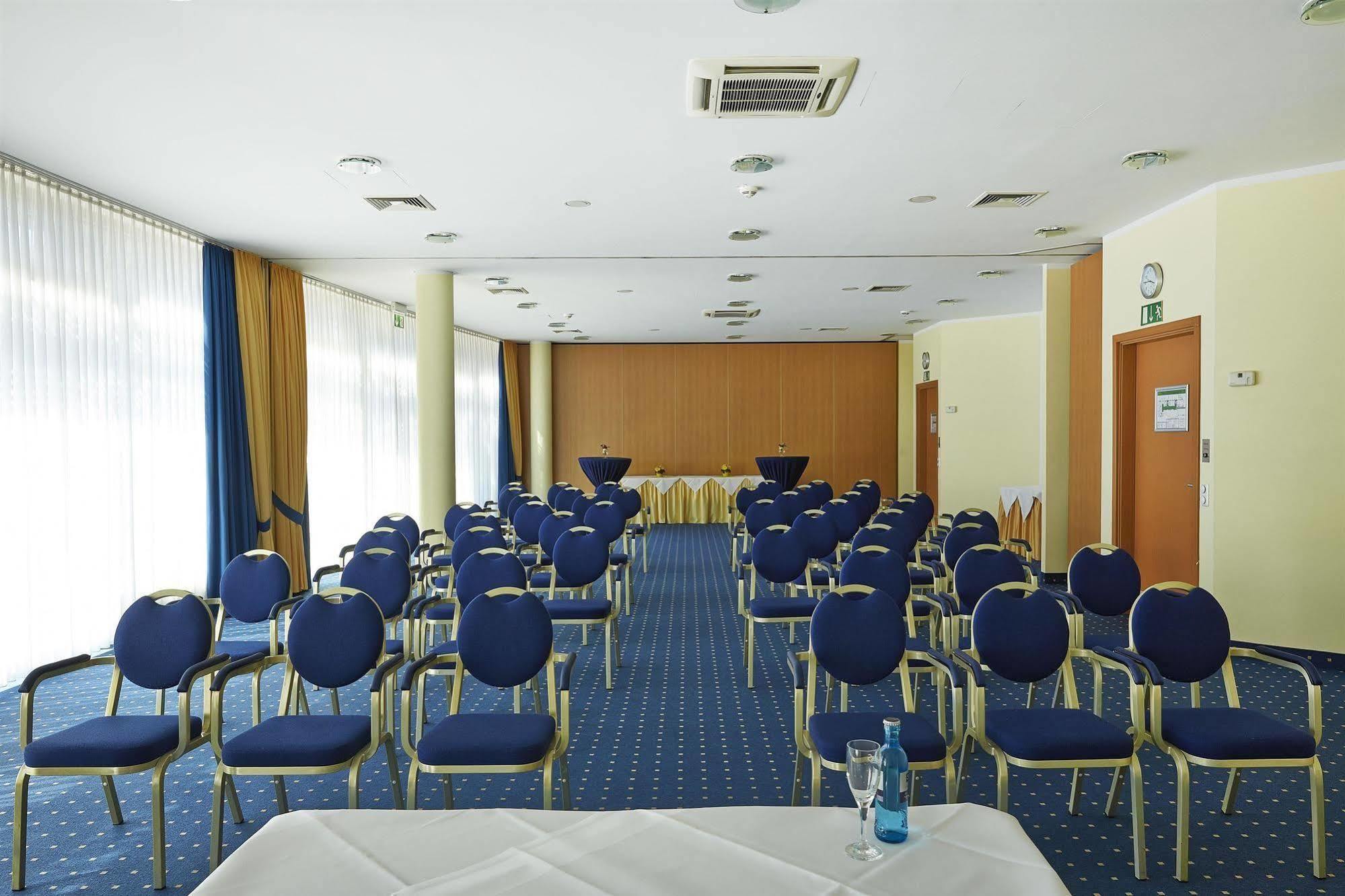 Hotel Stadthafen Stade Buitenkant foto