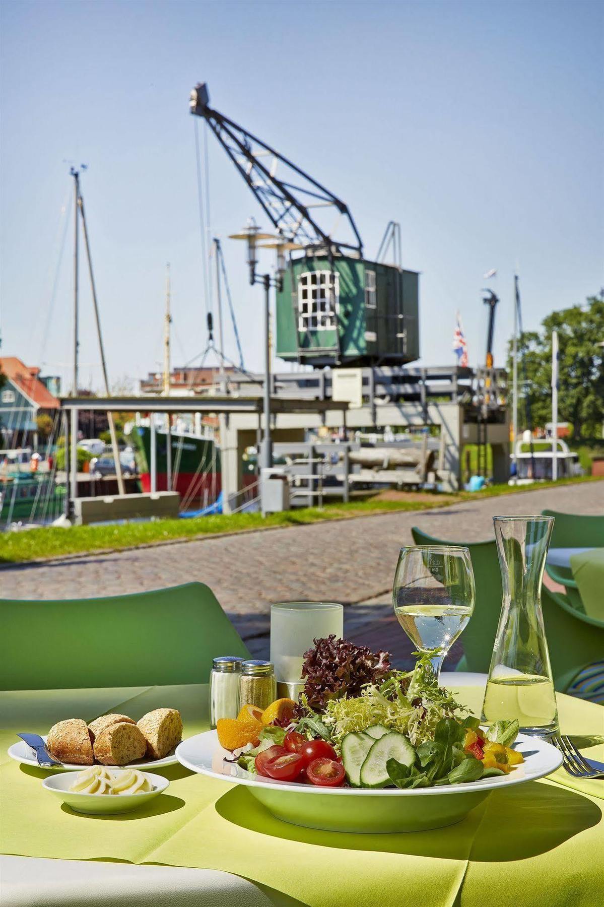 Hotel Stadthafen Stade Buitenkant foto