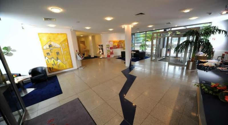 Hotel Stadthafen Stade Buitenkant foto